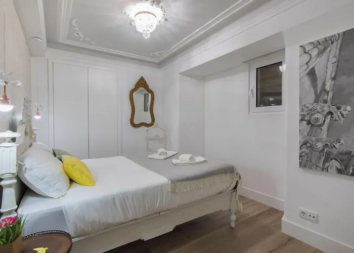Lägenhet Lovelystay - Vintage Flat Near Santa Justa Elevator! *