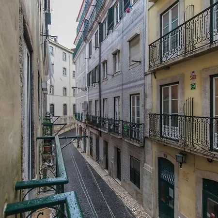 Lovelystay - Vintage Flat Near Santa Justa Elevator! 公寓 Lisboa
