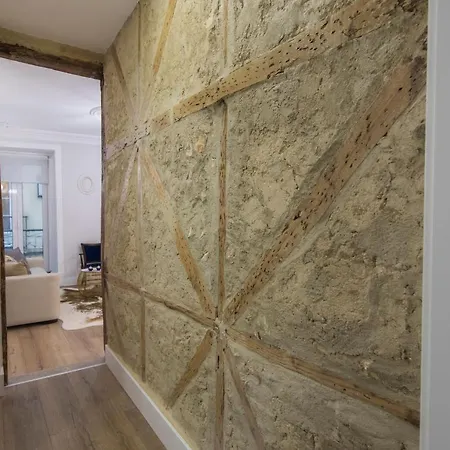Lovelystay - Vintage Flat Near Santa Justa Elevator! 公寓 *