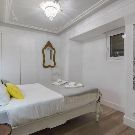 Apartment Lovelystay - Vintage Flat Near Santa Justa Elevator! *