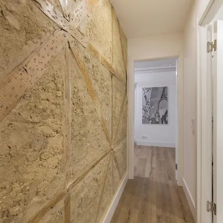 Lovelystay - Vintage Flat Near Santa Justa Elevator! 公寓