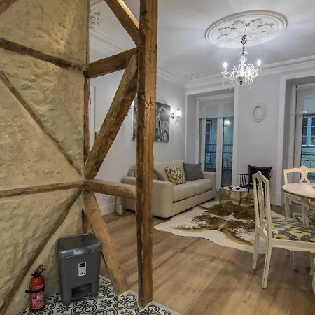 Lovelystay - Vintage Flat Near Santa Justa Elevator! Apartment Lisbon