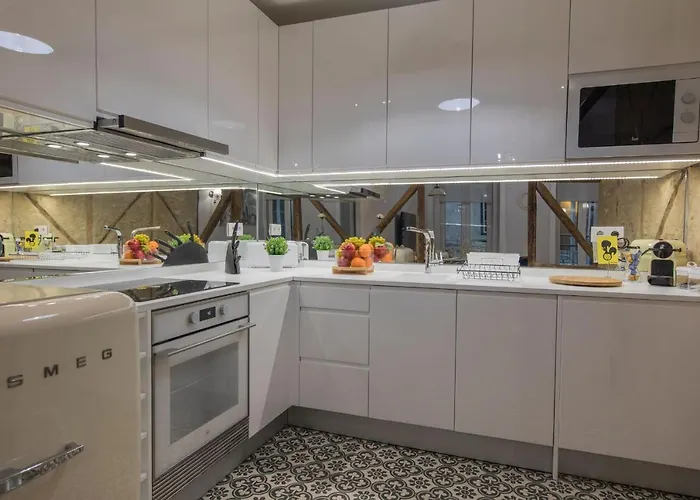 Lovelystay - Vintage Flat Near Santa Justa Elevator! Lizbona
