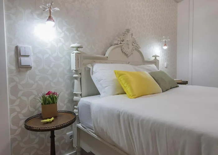 Lovelystay - Vintage Flat Near Santa Justa Elevator! Apartamento *