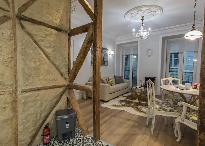 Lovelystay - Vintage Flat Near Santa Justa Elevator! Apartamento Lisboa