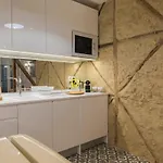 Lovelystay - Vintage Flat Near Santa Justa Elevator!