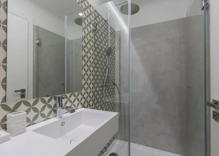 Lovelystay - Vintage Flat Near Santa Justa Elevator! Апартаменты Лиссабон