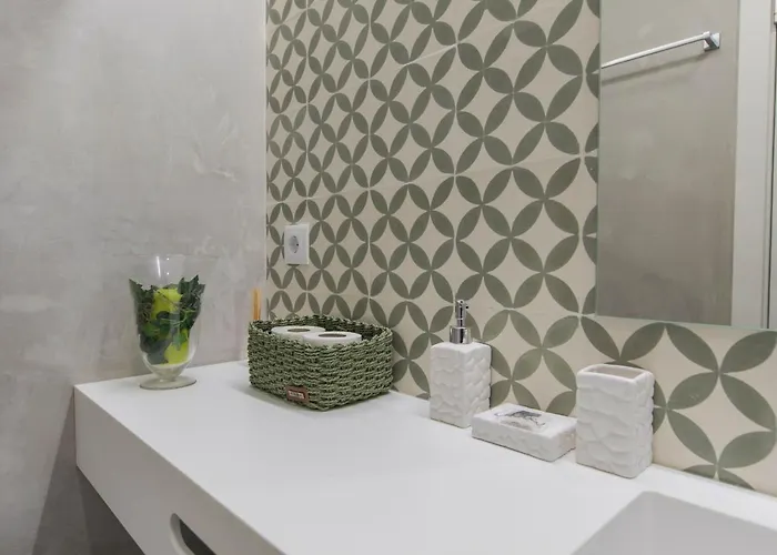 Lovelystay - Vintage Flat Near Santa Justa Elevator! Апартаменты Лиссабон